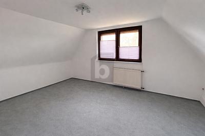 EIN ZUHAUSE MIT NATURBLICK UND VIEL POTENTIAL - Einfamilienhaus Henstedt-Ulzburg Ulzburg | Angebot:27247091