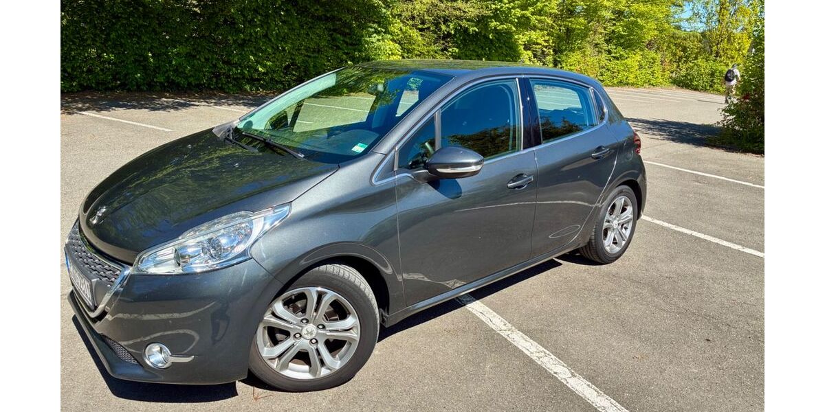 Peugeot 208 105.000 km 4.300 &euro; Stuttgart 70469