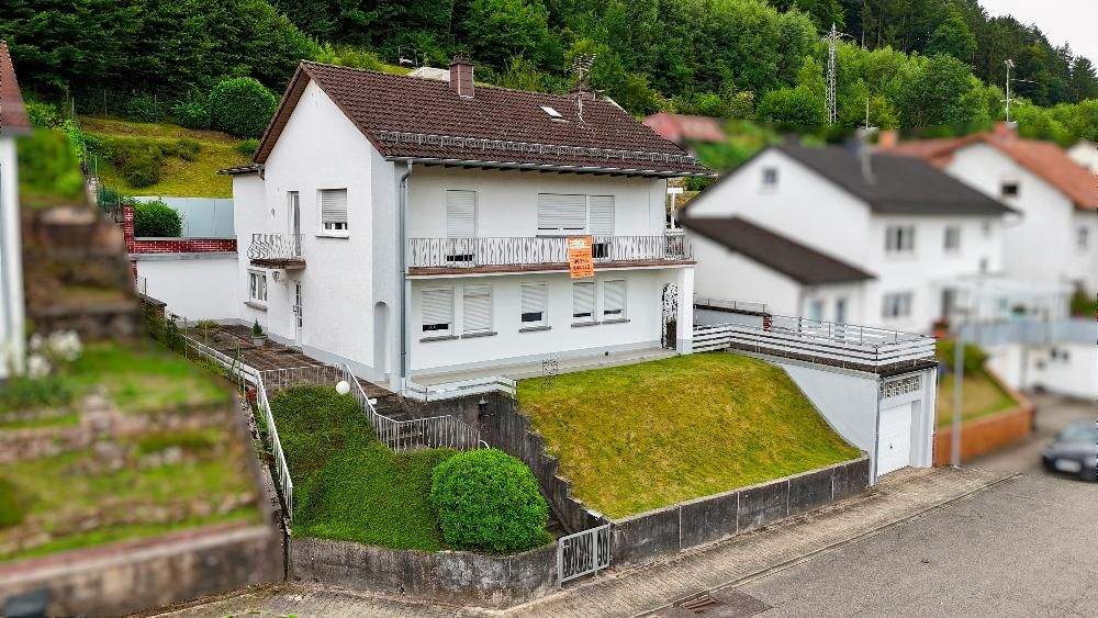Einfamilienhaus Waldfischbach-Burgalben Burgalben - 5 Zimmer, 151 m&sup2;, 215.000&euro; | Angebot:25745673