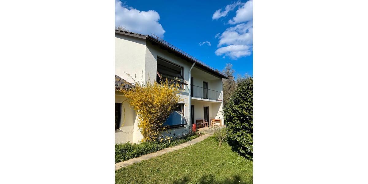 Einfamilienhaus Baierbrunn - 8 Zimmer, 200 m&sup2;, 3.400&euro; | Angebot:26317363