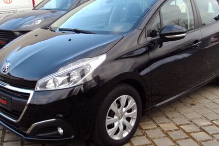 Peugeot 208 45.675 km 8.885 &euro; Spremberg 03130