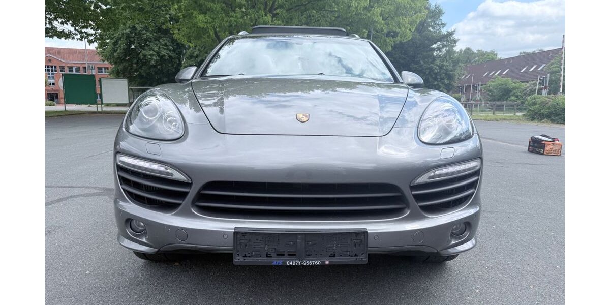 Porsche Cayenne 198.000 km 23.300 &euro; Zeven 27404