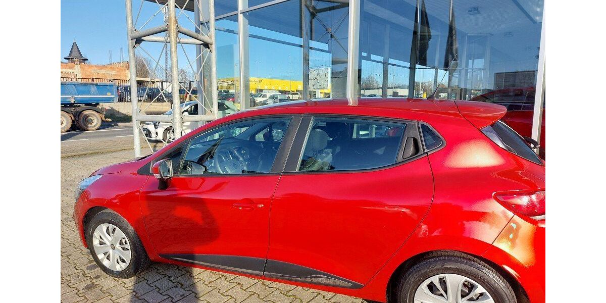 Renault Clio 44.100 km 9.444 &euro; Zwickau 08064