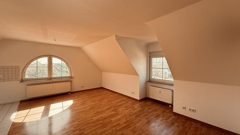 Dachgeschoßwohnung Radebeul - 2 Zimmer, 46 m&sup2;, 450&euro; | Angebot:26086397