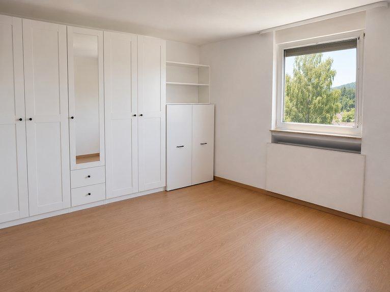 Etagenwohnung Saarbrücken Dudweiler - 4 Zimmer, 90 m&sup2;, 159.000&euro; | Angebot:27070627