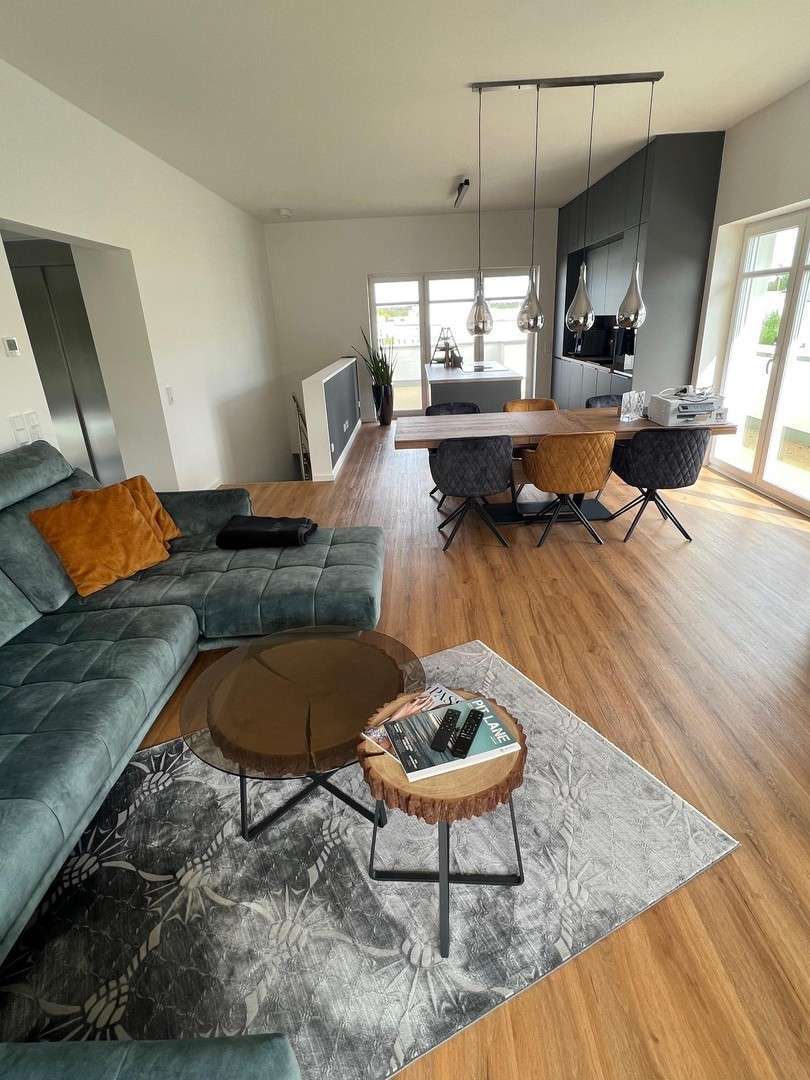 Wohnung zum Mieten in Brandenburg - Potsdam 2.990 € 189 m² 4.5 zimmer