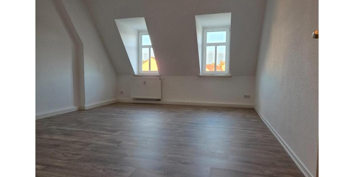 Dachgeschoßwohnung Döbeln - 3 Zimmer, 60 m&sup2;, 45.000&euro; | Angebot:27693936
