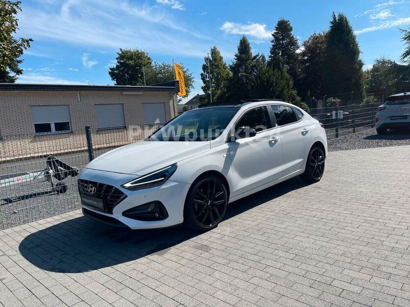 i30