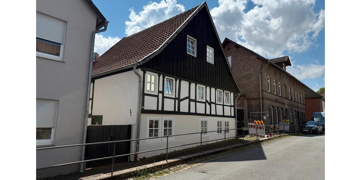 Einfamilienhaus Brakel - 6 Zimmer, 160 m&sup2;, 219.000&euro; | Angebot:27048324