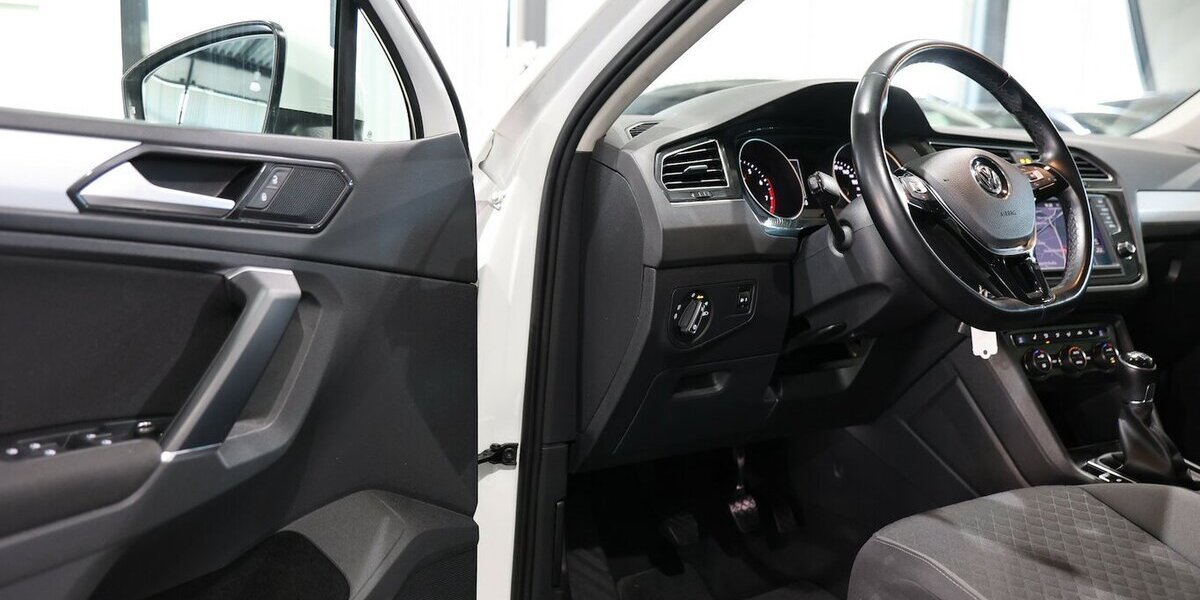 VW Tiguan 1.4 TSI Comfortline BMT WHITE / NAVI-DM 102.000 km 14.555 &euro; Hamm 59077