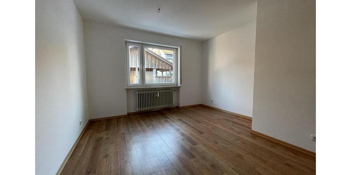 Erdgeschoßwohnung Hohenpeißenberg - 4 Zimmer, 115 m&sup2;, 1.300&euro; | Angebot:22653910