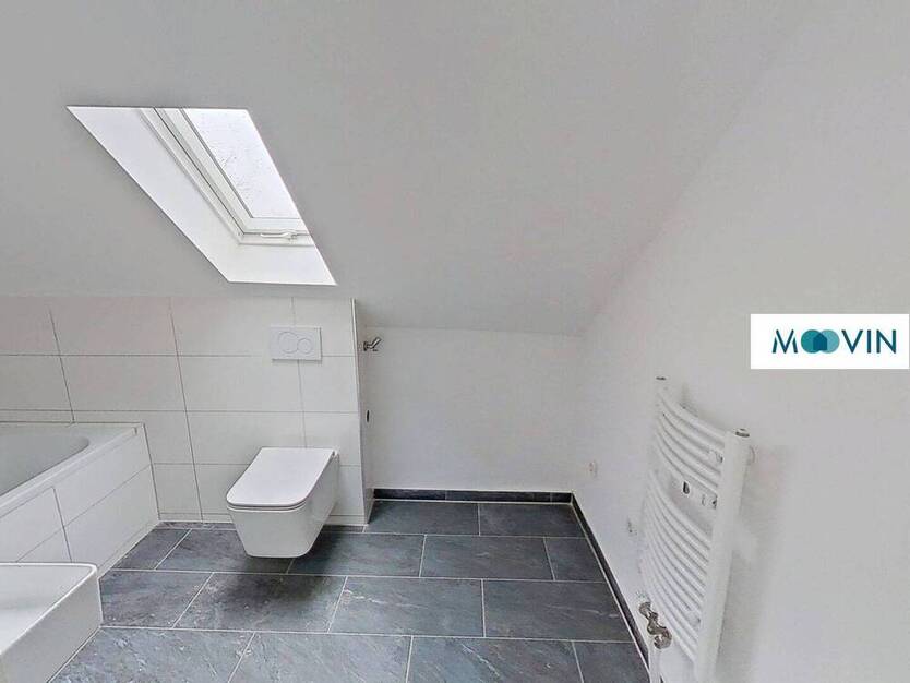 Bezaubernde und frisch modernisierte 3-Zimmer-AltbauWohnung mit Tageslichtbad