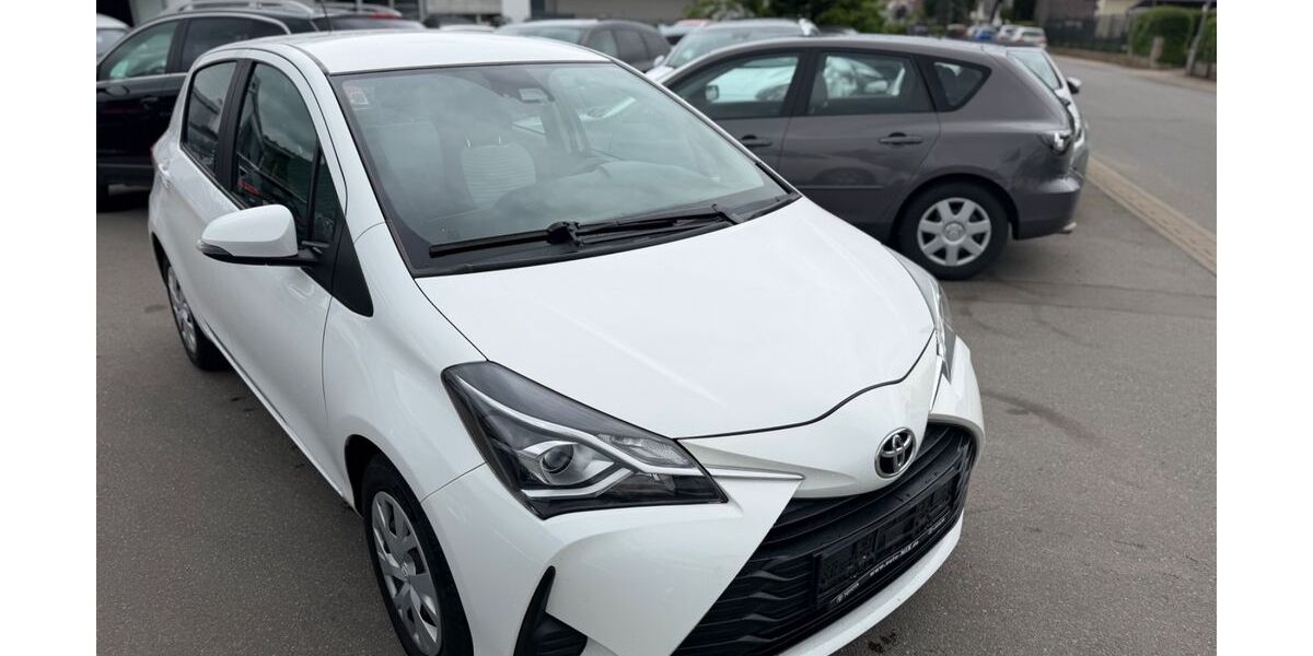 Toyota Yaris 109.000 km 8.499 &euro; Gundelsheim 74831