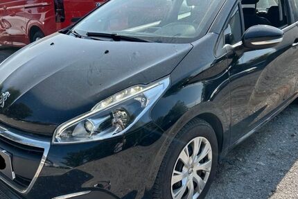 Peugeot 208 98.680 km 5.999 &euro; Sinzig- Löhndorf 53489