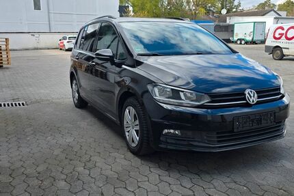 VW Touran 285.573 km 8.996 &euro; Darmstadt 64293