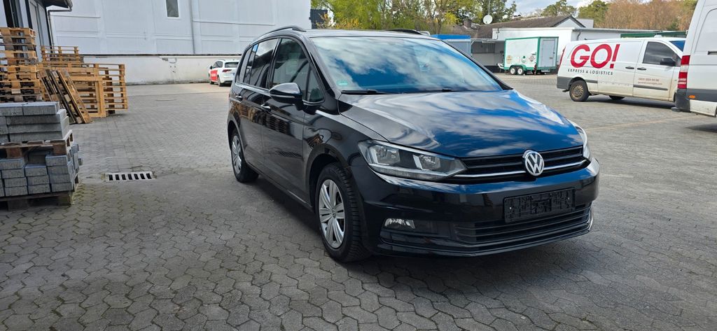 VW Touran 285.573 km 8.996 &euro; Darmstadt 64293