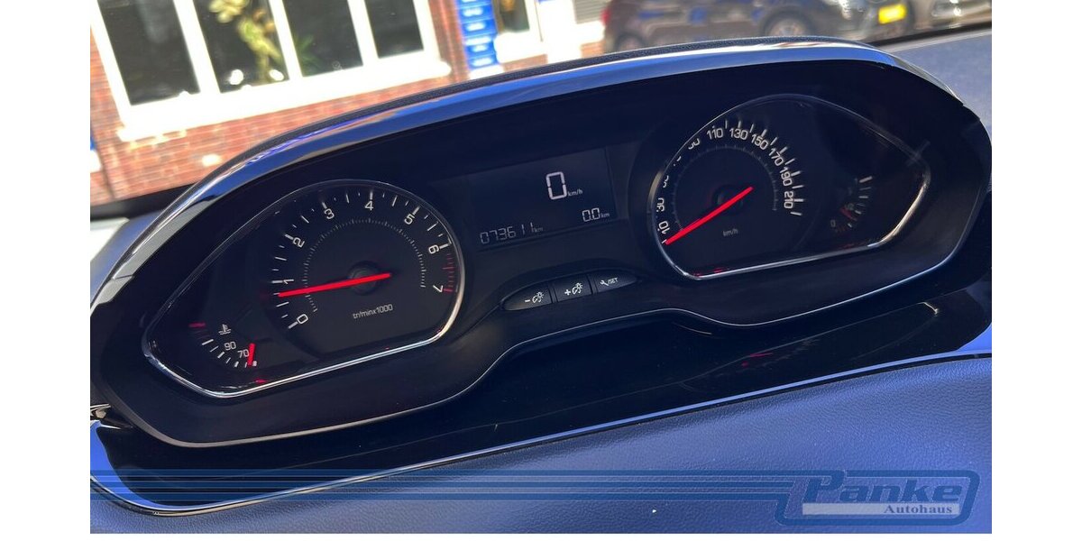 Peugeot 208 Style 1.2*SHZ*5trg*PDC*Klima*Blueto*Tempo* 73.611 km 7.980 &euro; Berlin 13187