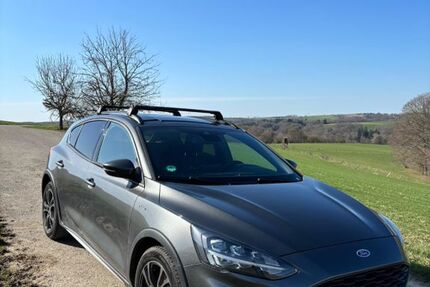 Ford Focus 71.000 km 11.999 &euro; Winterbach 66484