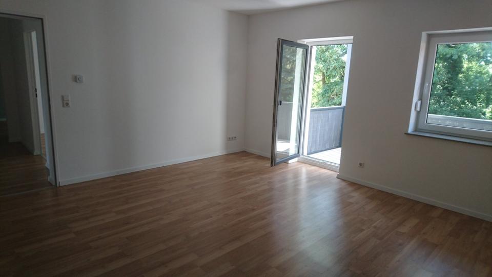 3 Zimmer Wohnung mit Balkon, Fußbodenheizung, Rollos 3 zimmer