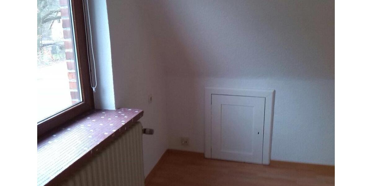 Dachgeschoßwohnung Lüneburg Ebensberg - 1.5 Zimmer, 30 m&sup2;, 380&euro; | Angebot:25784015