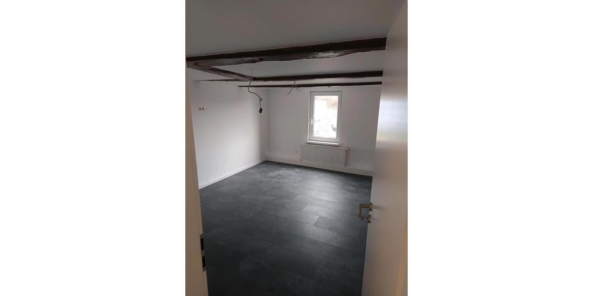 Einfamilienhaus Burg Stargard - 9 Zimmer, 120 m&sup2;, 1.200&euro; | Angebot:26255582