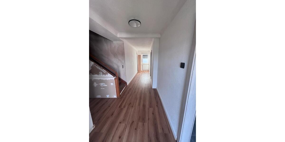 Doppelhaushälfte Freisen - 4 Zimmer, 146 m&sup2;, 180.000&euro; | Angebot:27117409