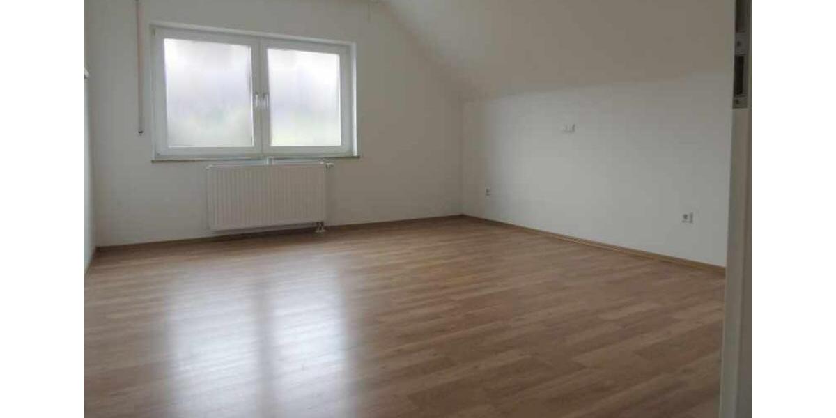 Dachgeschoßwohnung Mössingen - 3.5 Zimmer, 92 m&sup2;, 900&euro; | Angebot:25148893