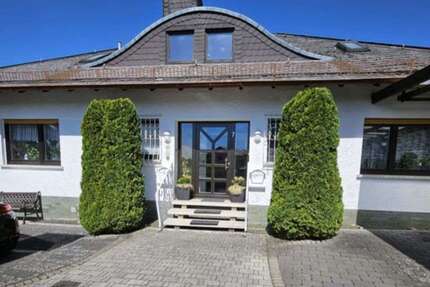 Haus Lollar - 9 Zimmer, 336 m&sup2;, 740.000&euro; | Angebot:23601623