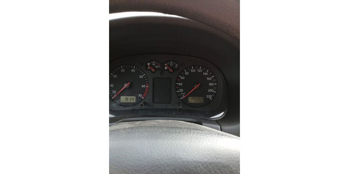 VW Golf 191.000 km 999 &euro; Rastede 26180