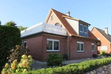 Einfamilienhaus mit Dachterrasse und Garten in ruhiger Lage von Stade