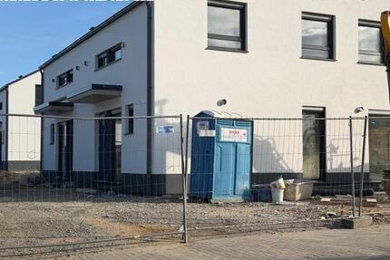 Zur Miete: Moderne Doppelhaushälfte - 0226 bezugsfertig - Garten - Carport in Odenthal-Blecher 5 zimmer
