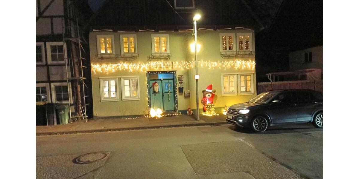 Einfamilienhaus Bad Arolsen - 10 Zimmer, 200 m&sup2;, 75.000&euro; | Angebot:20576417