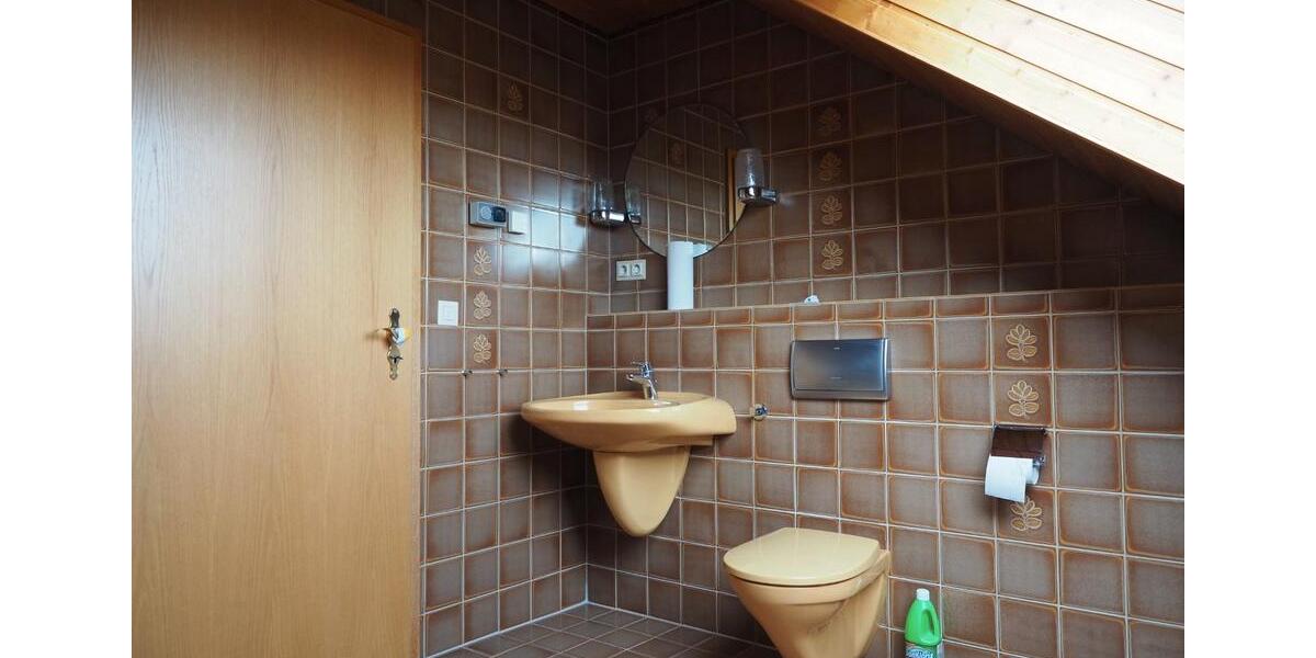 Dachgeschoßwohnung Creußen - 2.5 Zimmer, 97 m&sup2;, 873&euro; | Angebot:26237308