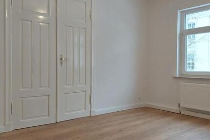 Wohnung Schwerin - 4 Zimmer, 104 m&sup2;, 1.300&euro; | Angebot:25796796