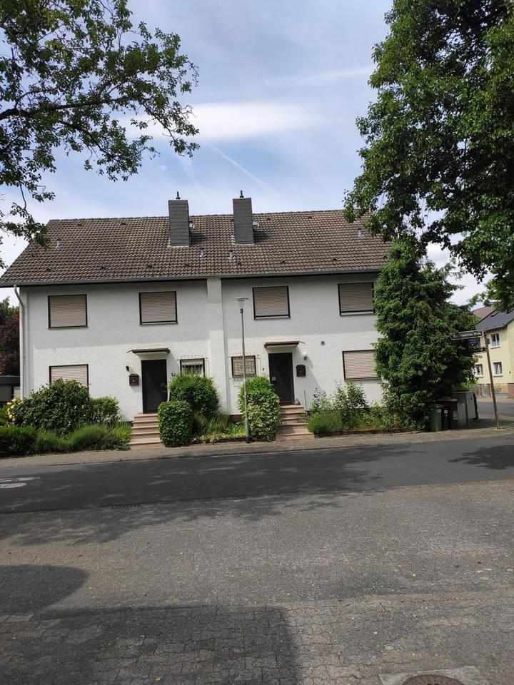 etwas größere Doppelhaushälfte, ideal zum Wohnen und evtl. Arbeiten