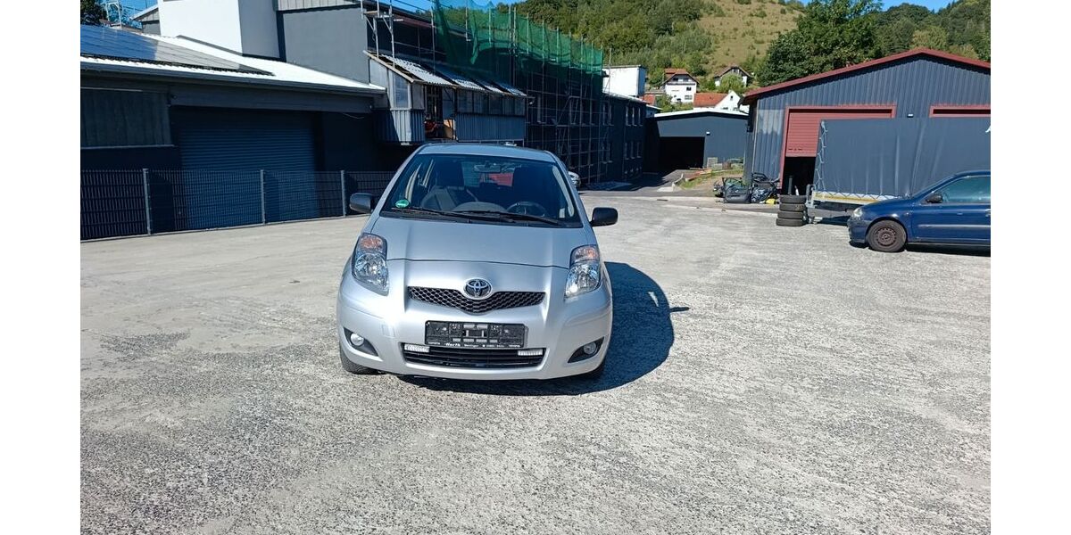 Toyota Yaris 144.165 km 2.500 &euro; Kaltennordheim-Unterweid 36452