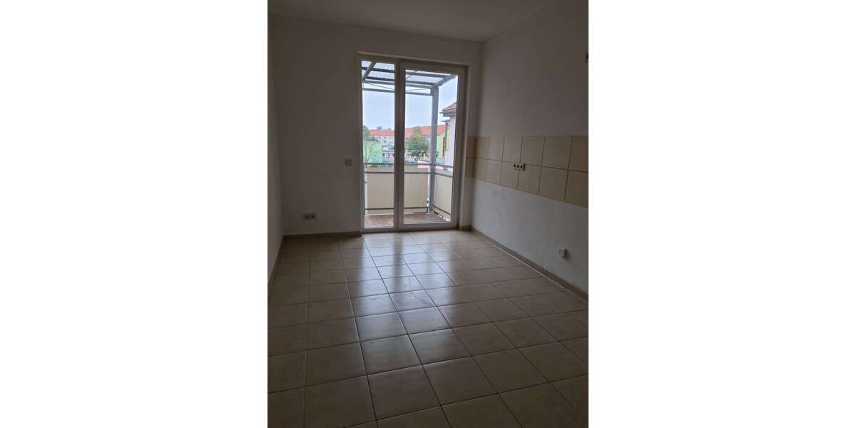 Etagenwohnung Weißenfels - 4 Zimmer, 79 m&sup2;, 550&euro; | Angebot:27093536