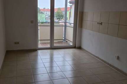 Wohnung Weißenfels - 4 Zimmer, 79 m&sup2;, 550&euro; | Angebot:27093536