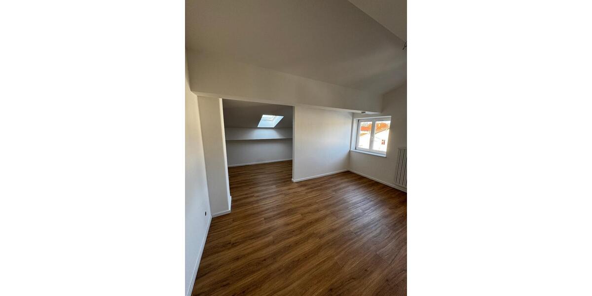 Dachgeschoßwohnung Altenmarkt an der Alz - 1.5 Zimmer, 78 m&sup2;, 900&euro; | Angebot:25403417