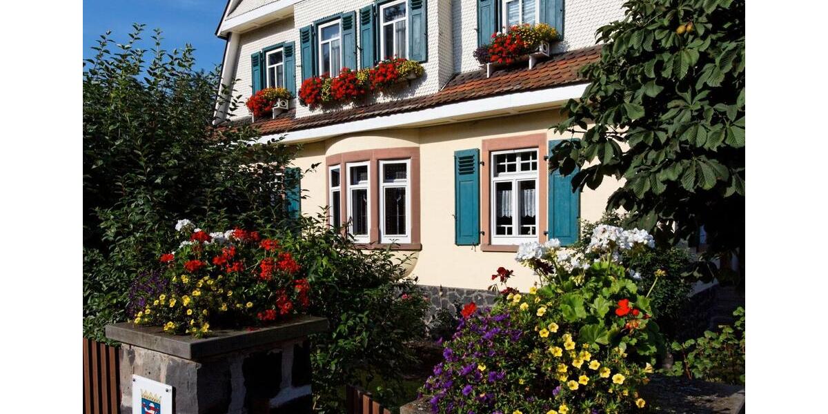 Villa Lauterbach (Hessen) - 11 Zimmer, 330 m&sup2;, 540.000&euro; | Angebot:27085693