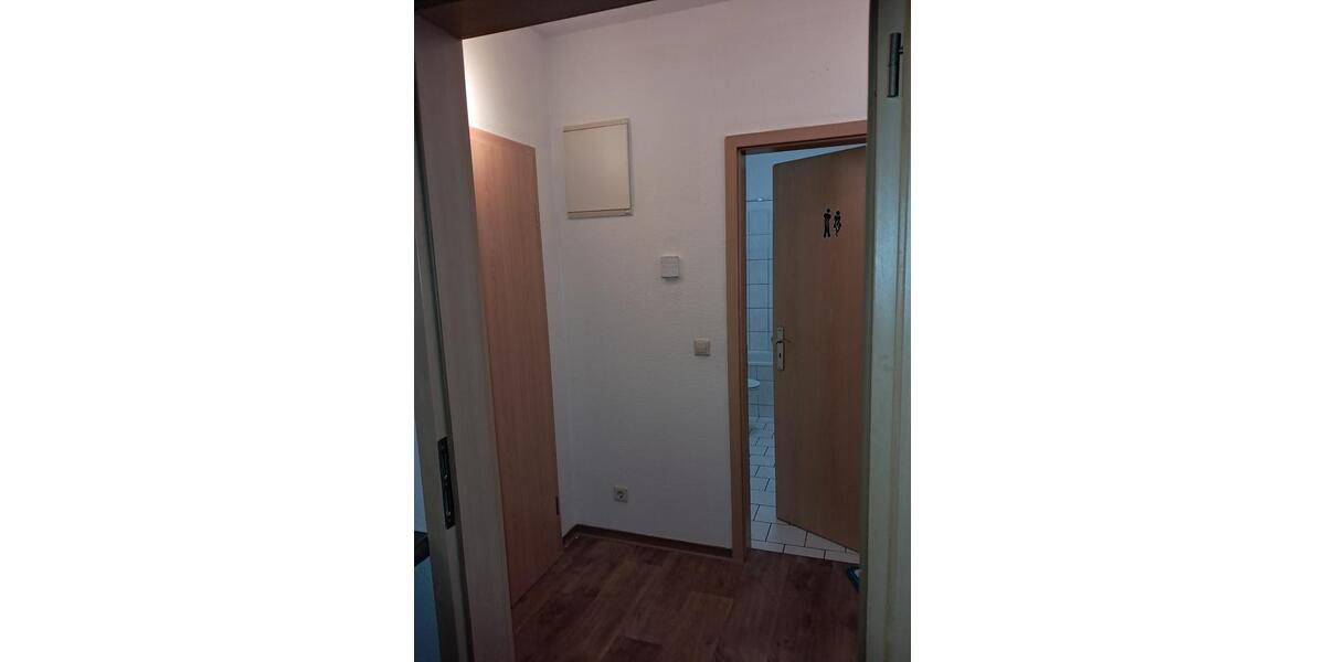 Erdgeschoßwohnung Hecklingen - 1 Zimmer, 43 m&sup2;, 275&euro; | Angebot:25125132
