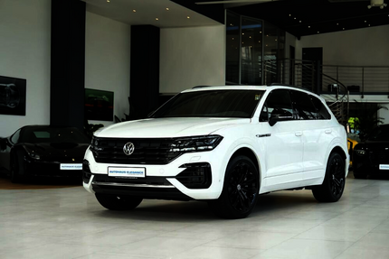 VW Touareg 49.716 km 55.980 &euro; Köln 51147