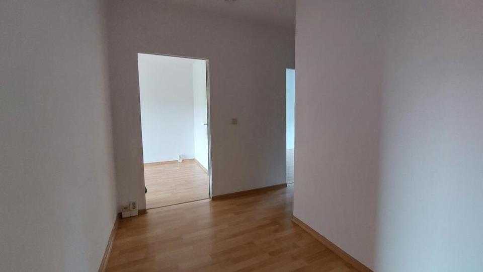 Etagenwohnung Bernsdorf - 3 Zimmer, 61 m&sup2;, 138&euro; | Angebot:23089920