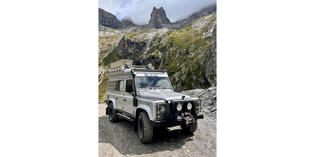 Land Rover Defender 70.000 km 79.900 &euro; Freudenberg 57258
