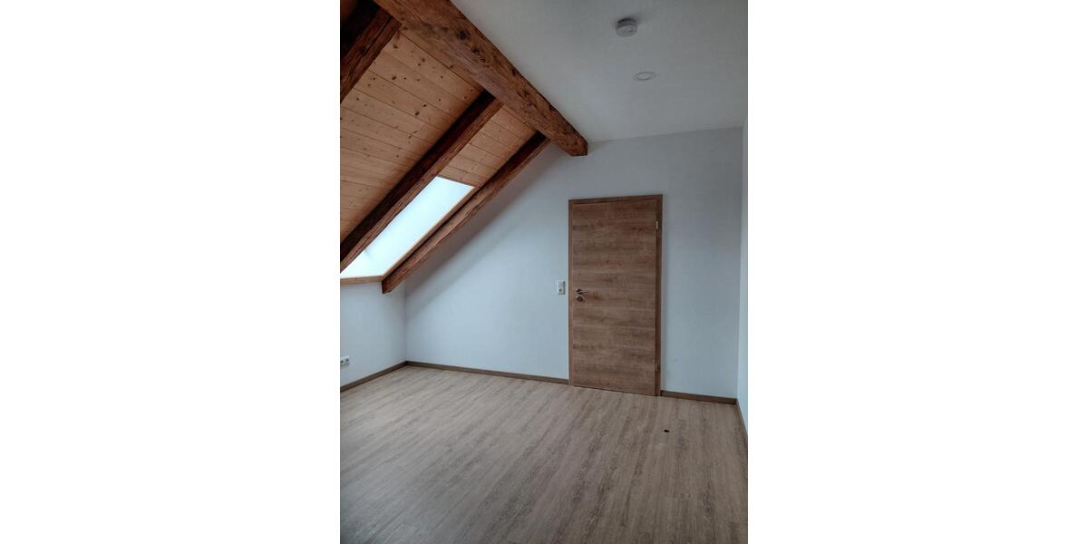 Dachgeschoßwohnung Jandelsbrunn - 4 Zimmer, 129 m&sup2;, 820&euro; | Angebot:26067068