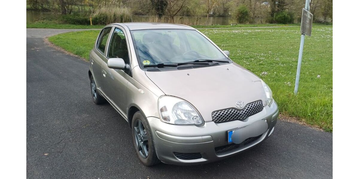 Toyota Yaris 224.000 km 2.700 &euro; Neustadt-Erlach 97845