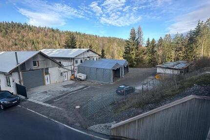 Lagerfläche mit Büro und überdachter Außenfläche in Gündringen