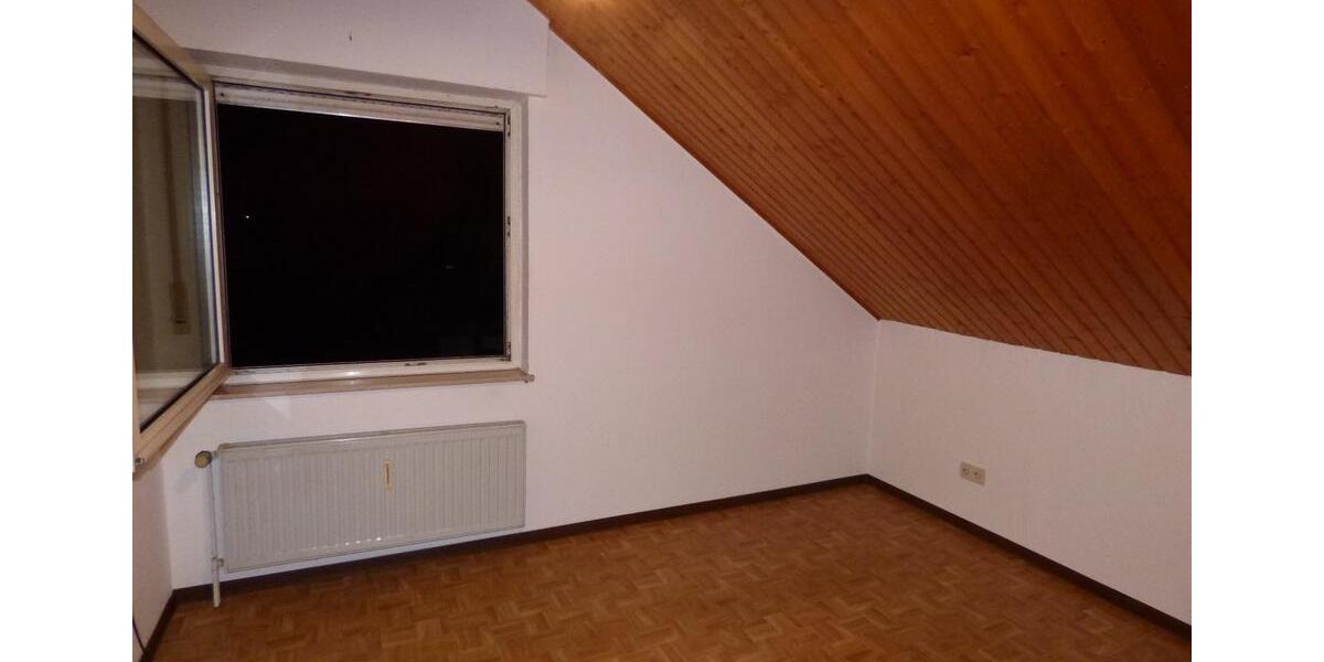 Dachgeschoßwohnung Dinklage - 3 Zimmer, 65 m&sup2;, 460&euro; | Angebot:25333436