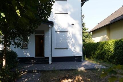 Frisch renovierte Doppelhaushälfte mit Garten