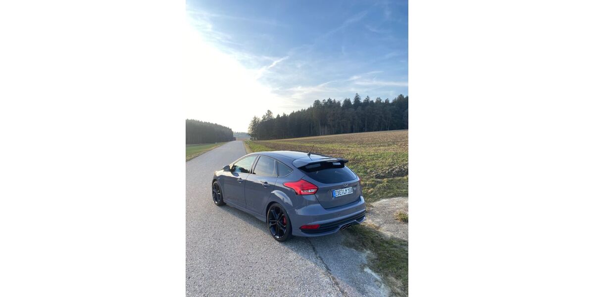 Ford Focus 183.000 km 13.000 &euro; Töging 84513